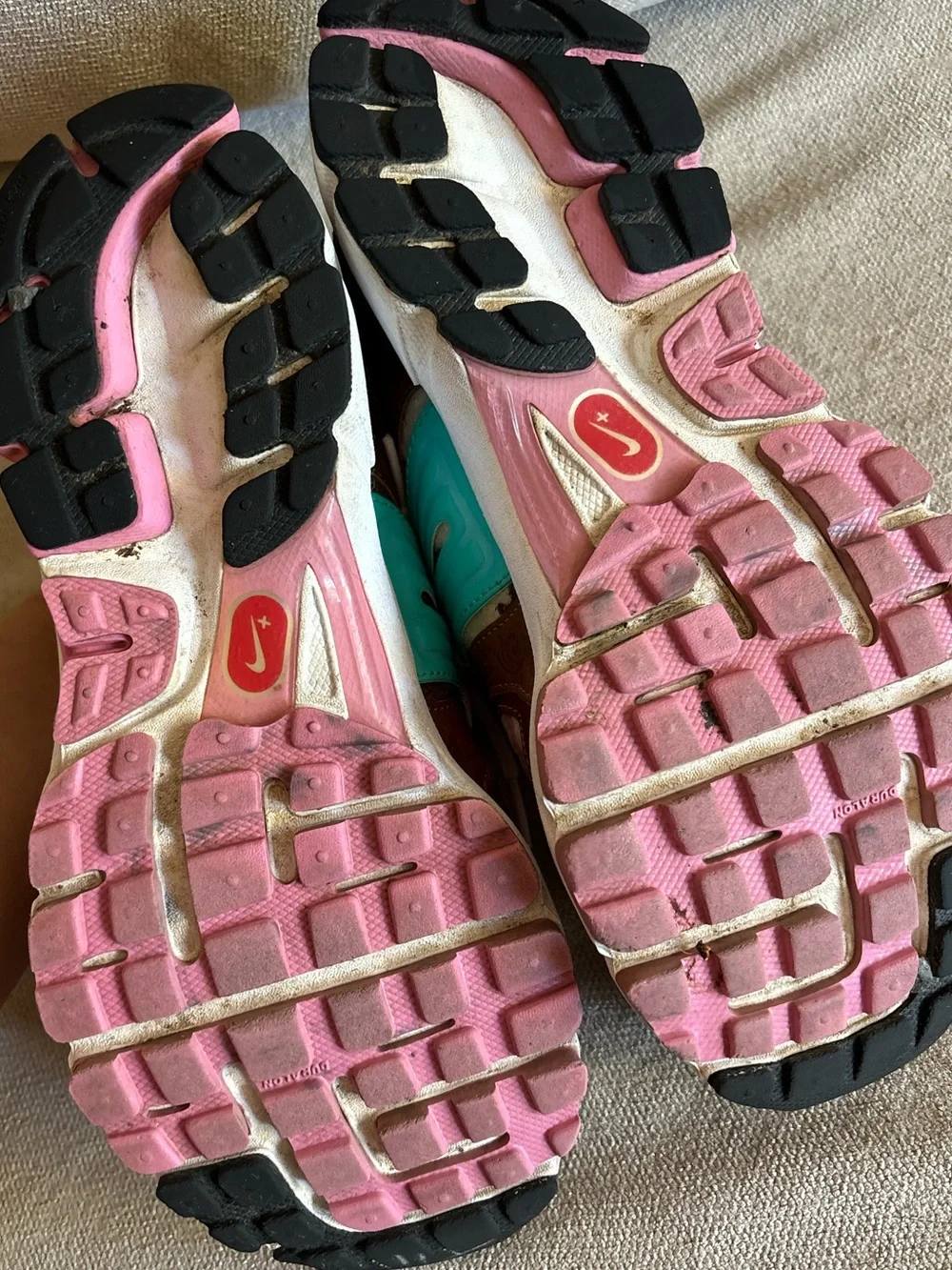 Nike Zoom Vomero 2010 Doernbecher Claire Logue 437535-200 8.5